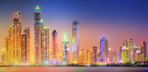 Het panorama van de schoonheid van Dubai marina. Verenigde Arabische Emiraten — Stockfoto