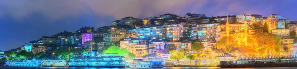 Panorama di Istanbul e Bosforo di notte — Foto Stock