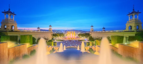 Vista nocturna de la Fuente Mágica en Barcelona —  Fotos de Stock