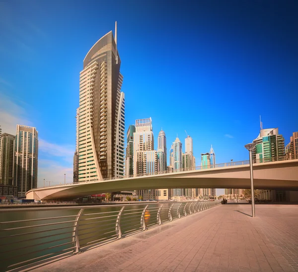 Piękna panorama dzielnicy Dubai Marina. Zjednoczone Emiraty Arabskie — Zdjęcie stockowe