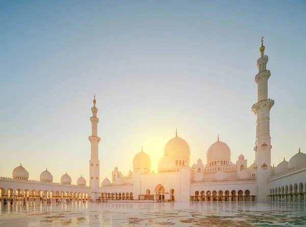 Sheikh Zayed Grand Mosque at day light, Abu-Dhabi — Stock Photo, Image