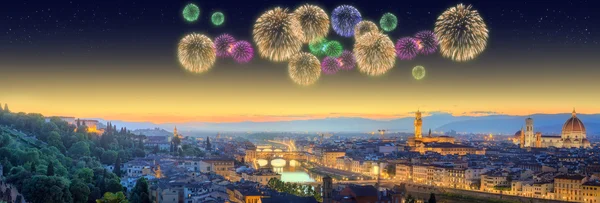 Arno Nehri ve Ponte Vecchio gün batımında, Floransa — Stok fotoğraf