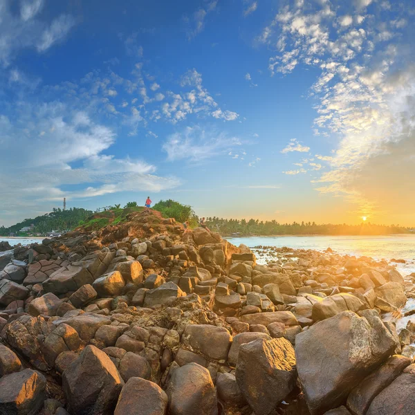 Romantic untouched tropical beach on sunset, Sri Lanka — Stock Photo, Image