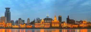 Bund, muhteşem tarihi binalar ve Huangpu Nehri manzarası Sunset'teki, Shanghai, Çin