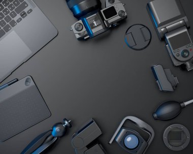 Dizüstü bilgisayar, tablet, dijital kamera ve siyah arkaplanda ışık flaşı gibi tasarımcıların çalışma alanlarının ve teçhizatlarının üst görüntüsü. İllüstratör ve fotoğrafçılık araçları için aksesuarların 3d görüntülenmesi