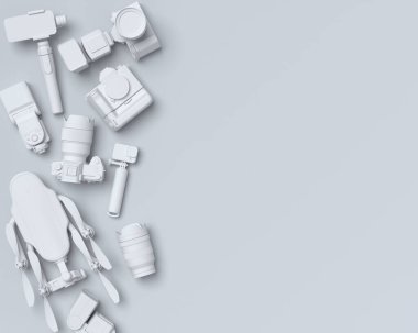 Var olmayan DSLR kamera, cep telefonu, dron ve siyah arkaplanda selfie çubuğundaki aksiyon kamerası gibi monokrom tasarımlı çalışma alanının ve teçhizatın üst görüntüsü. Canlı yayın için 3D aksesuar kırmızısı