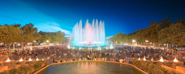 Barcelona'da magic fountain gece manzarası — Stok fotoğraf