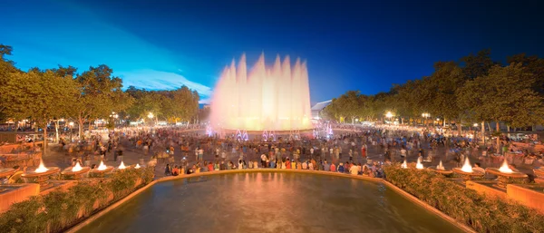 Noční pohled na magické fontány v Barceloně — Stock fotografie