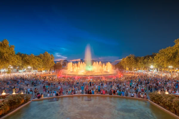 Vista nocturna de la Fuente Mágica en Barcelona — Foto de Stock