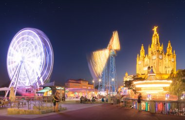 Eğlence Parkı ve tibidabo tapınakta