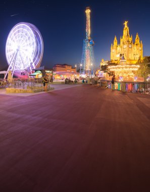 Eğlence Parkı ve tibidabo tapınakta