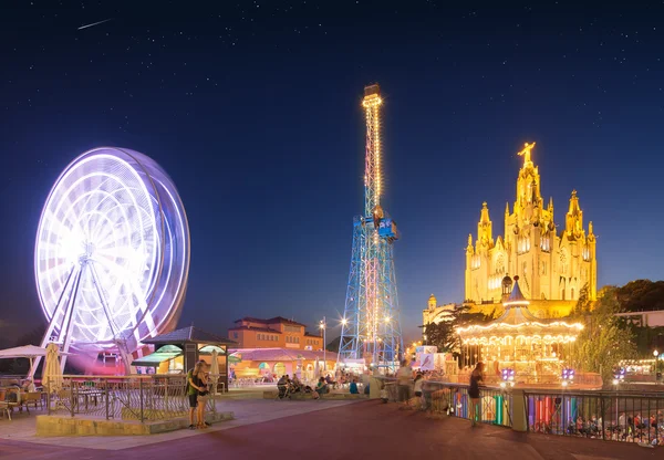 Amusement Park and Temple at Tibidabo — Stock Photo, Image
