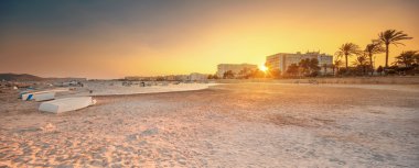 İbiza Adası gün batımı görünümü