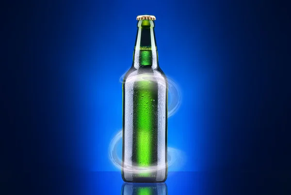 Offene nasse Bierflasche — Stockfoto