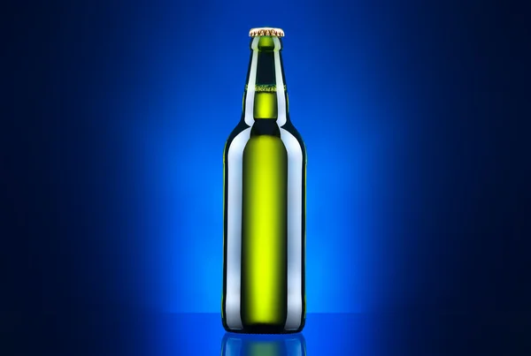 Open wet beer bottle — Stock Photo, Image