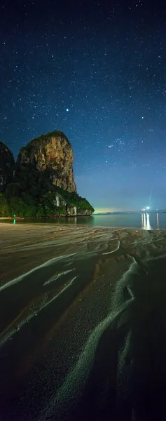 Paisagem tropical noturna. Tailândia — Fotografia de Stock