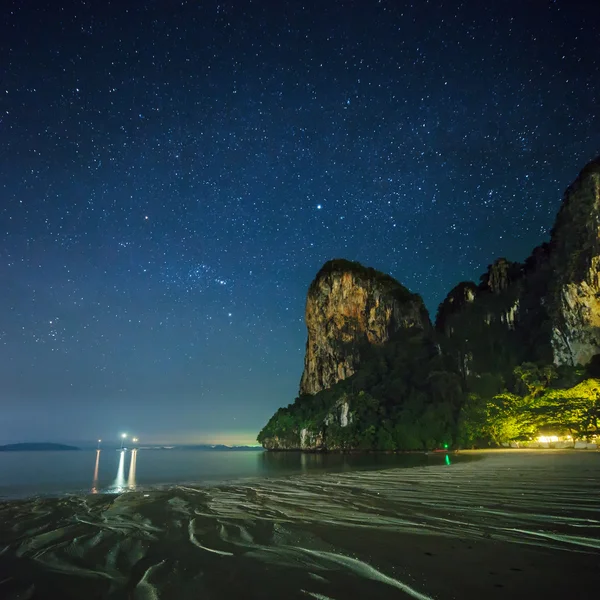 Natt tropiskt landskap. Thailand — Stockfoto