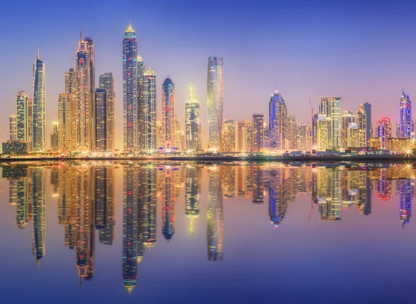 Красота панорамы гавани Дубая. ОАЭ — стоковое фото
