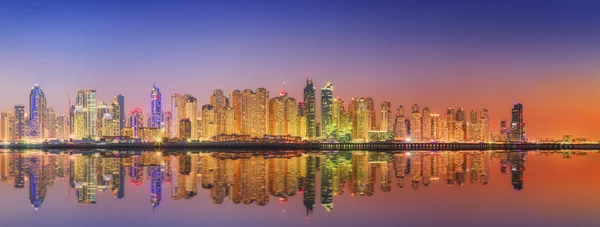 Det skönhet panoramat över Dubai marina. Förenade Arabemiraten — Stockfoto