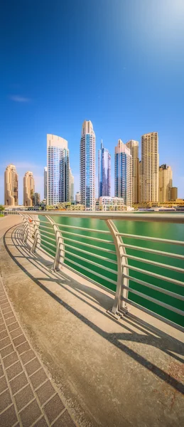 Piękna panorama dzielnicy Dubai Marina. Zjednoczone Emiraty Arabskie — Zdjęcie stockowe