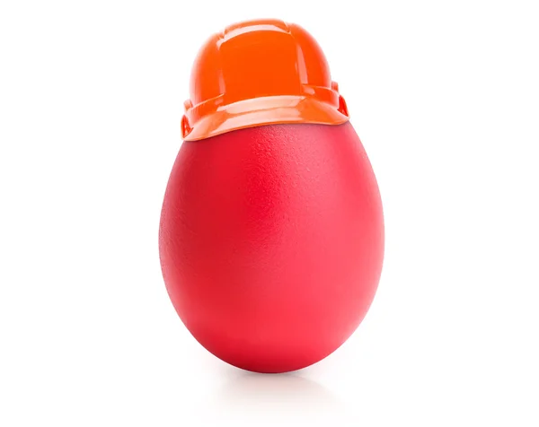 Huevo rojo aislado sobre blanco —  Fotos de Stock