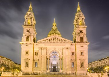 St. Stephens Bazilikası'nın ve Budapeşte meydanda