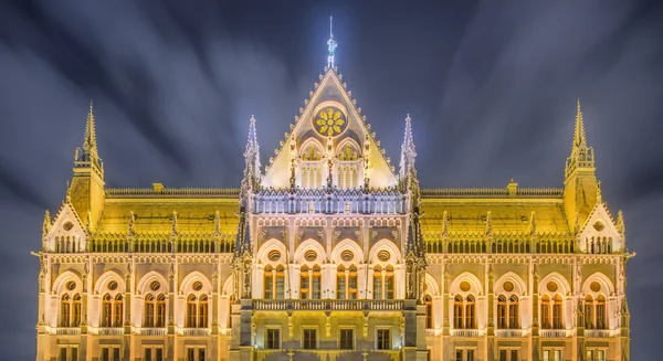 Pohled na budovu maďarského parlamentu, Budapešť — Stock fotografie