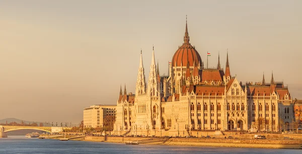 Vue de l'édifice du Parlement hongrois, Budapest — Photo