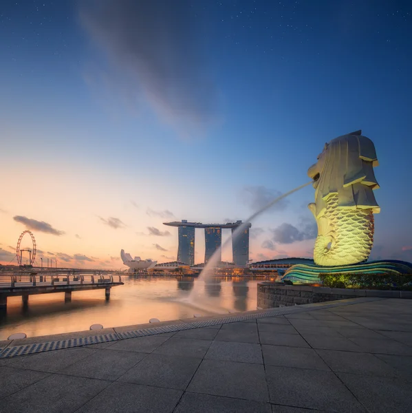 Szingapúr városára és a marina-öbölre — Stock Fotó