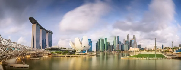 Singapur manzarası ve marina Bay görünümü — Stok fotoğraf