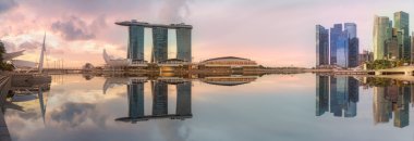 Singapur manzarası ve marina Bay görünümü