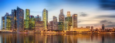Singapur manzarası ve marina Bay görünümü