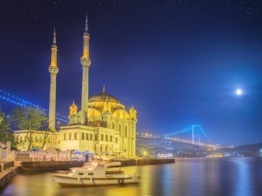 Ortaköy Camii ve Boğaz Köprüsü Istanbul