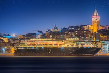 Galata Kulesi, Haliç ve feribot ile Cityscape