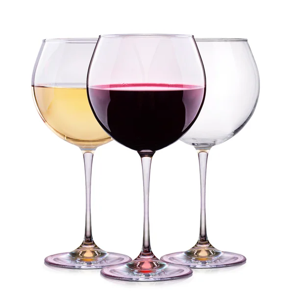 Set da calici con vino isolato su un bianco — Foto Stock