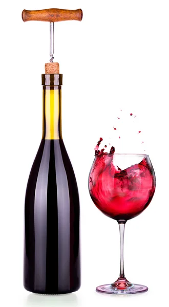 Elegantes Rotweinglas und Flasche isoliert — Stockfoto