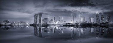 Singapur manzarası ve Marina Bay, siyah ve beyaz