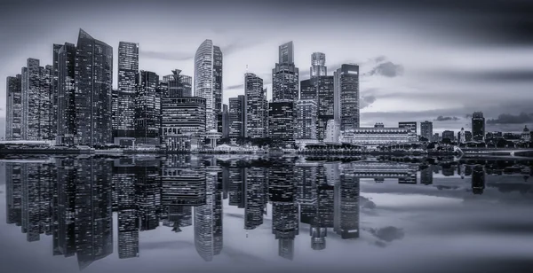 新加坡城市轮廓及滨海湾，黑色和白色 — 图库照片