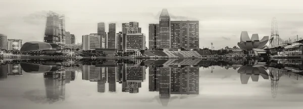 Singapore Skyline e Marina Bay, in bianco e nero — Foto Stock