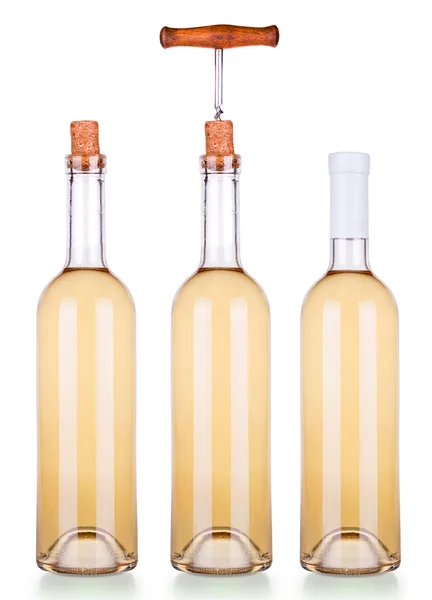 Elegantes botellas de vino blanco con sacacorchos — Foto de Stock