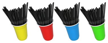 Beyaz arka planda izole edilmiş plastik bardaklarda çeşitli renkli plastik pipetler, parti içeceklerini sembolize ediyor.