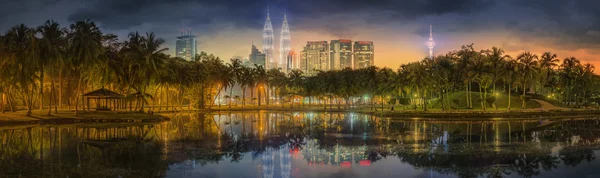 Kuala Lumpur nacht landschap, het paleis van cultuur — Stockfoto