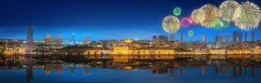 Güzel havai fişek ve Istanbul 'un cityscape