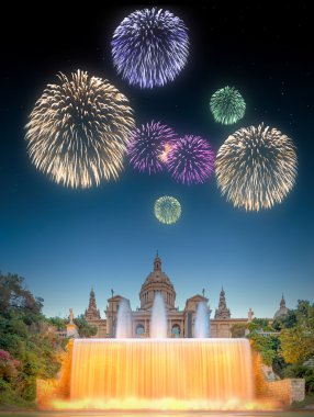Magic Fountain Barcelona'da altında güzel havai fişek