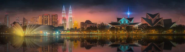 Bela paisagem urbana do horizonte de Kuala Lumpur — Fotografia de Stock