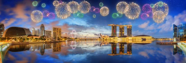 Schönes Feuerwerk in der Marina Bay, singapore — Stockfoto