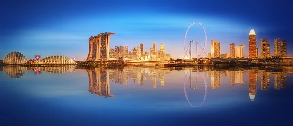 Singapore skyline och över marina bay — Stockfoto