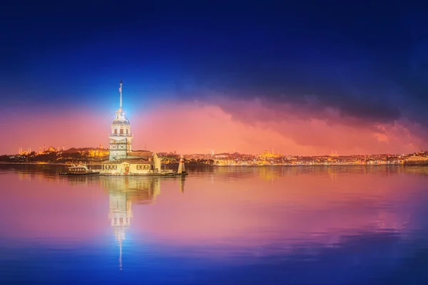 Maiden tower of kiz kulesi istanbul — Stockfoto