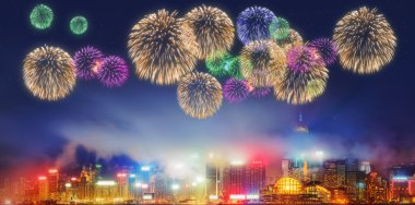 Hong Kong ve mali bölgesinde güzel havai fişek