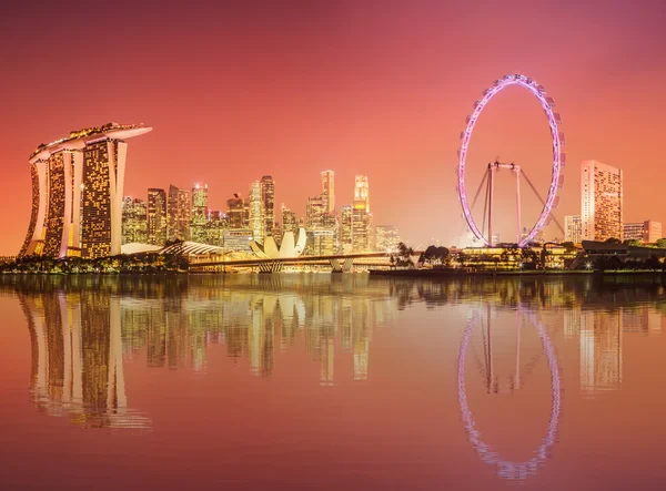 Обрис Сінгапуру й видом на затоку Маріна — стокове фото